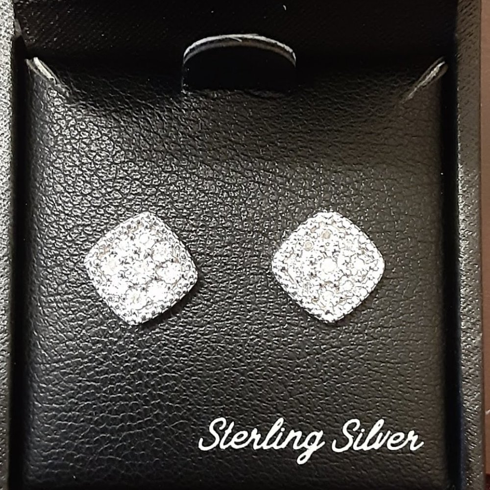 1/10kt  Diamond Earrings